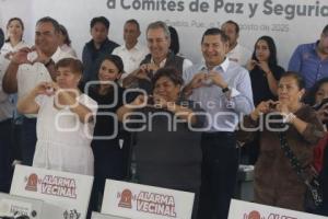 GOBIERNO ESTATAL . ENTREGA ALARMAS VECINALES