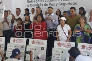 GOBIERNO ESTATAL . ENTREGA ALARMAS VECINALES