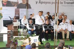 TIANGUISMANALCO . ENTREGA DE APOYOS CAMPO