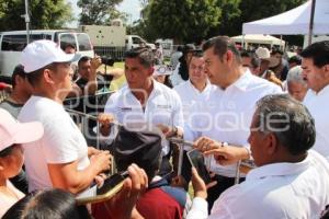 TIANGUISMANALCO . ENTREGA DE APOYOS CAMPO