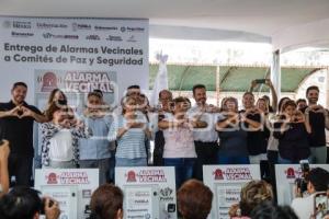 GOBIERNO ESTATAL . ENTREGA ALARMAS VECINALES