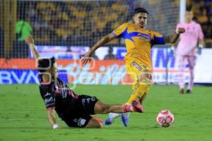 FÚTBOL . TIGRES VS CLUB PUEBLA