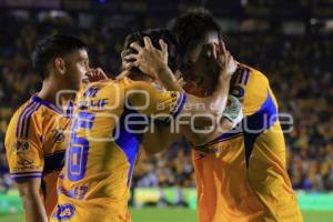 FÚTBOL . TIGRES VS CLUB PUEBLA