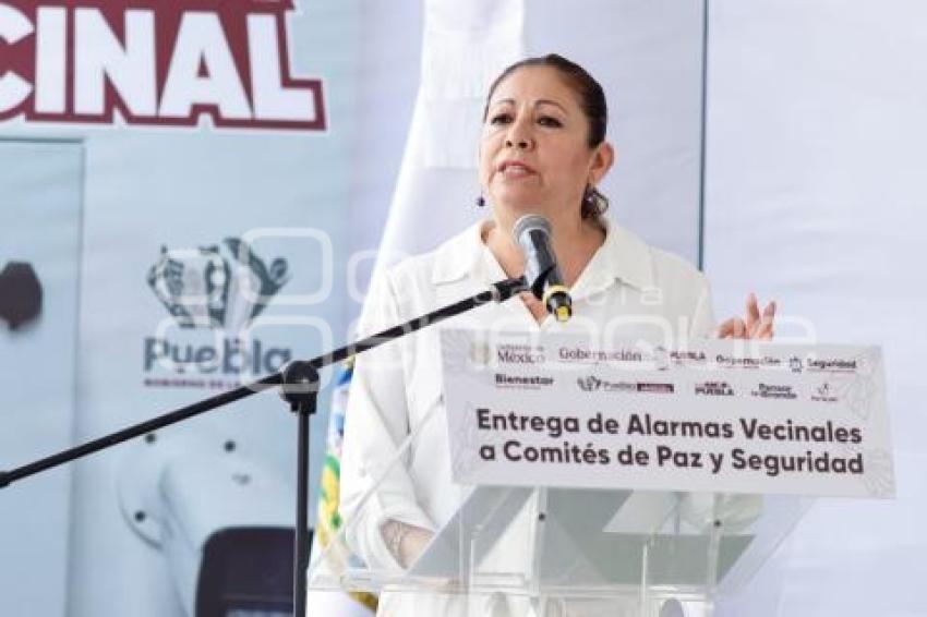 GOBIERNO ESTATAL . ENTREGA ALARMAS VECINALES