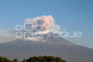 VOLCÁN POPOCATÉPETL . FUMAROLA