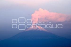 VOLCÁN POPOCATÉPETL . FUMAROLA
