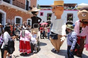 ATLIXCO . DESFILE DE MOJIGANGAS