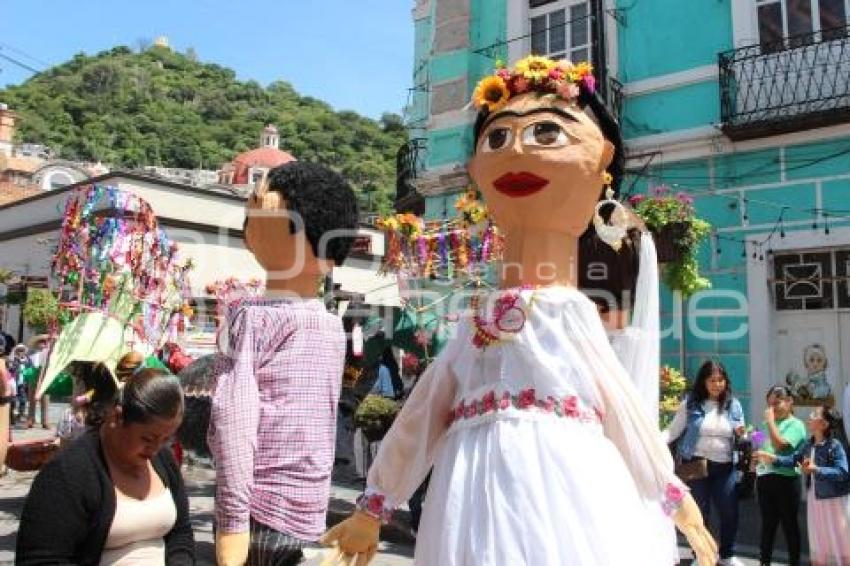ATLIXCO . DESFILE DE MOJIGANGAS