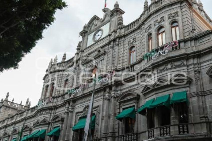 ADORNOS PATRIOS