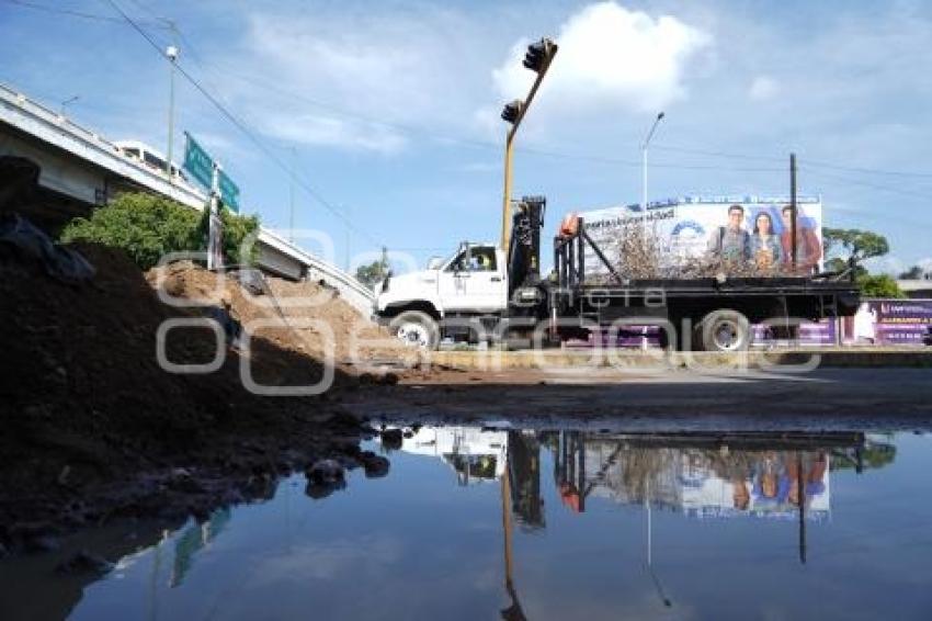 TLAXCALA . CONSTRUCCIÓN DE VIADUCTO