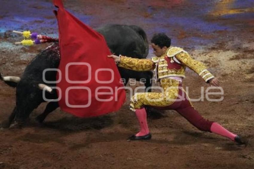 TLAXCALA . CORRIDA DE LAS LUCES