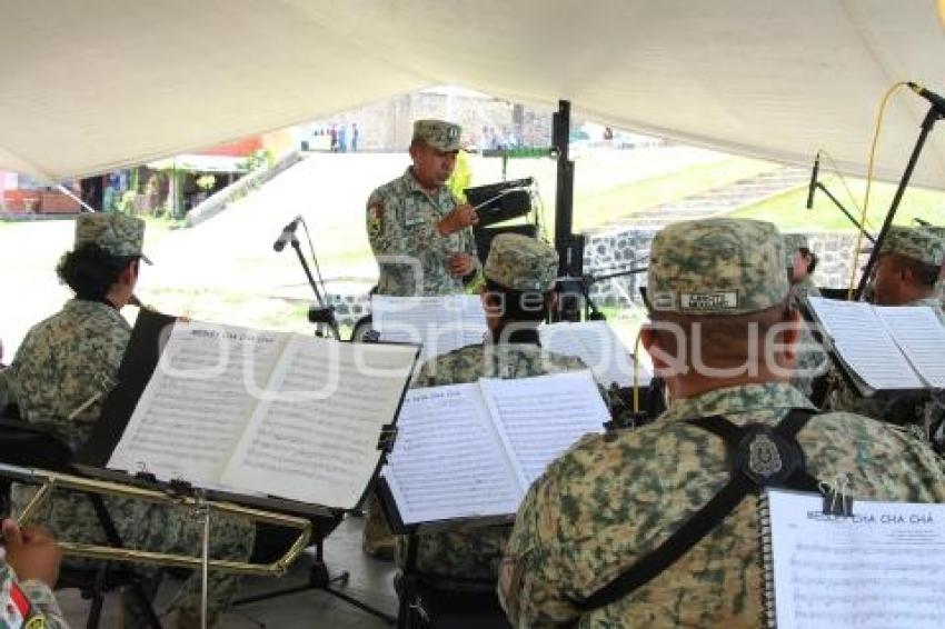 TOCHIMILCO . BANDA MILITAR
