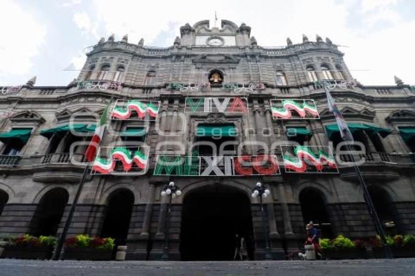 ADORNOS PATRIOS