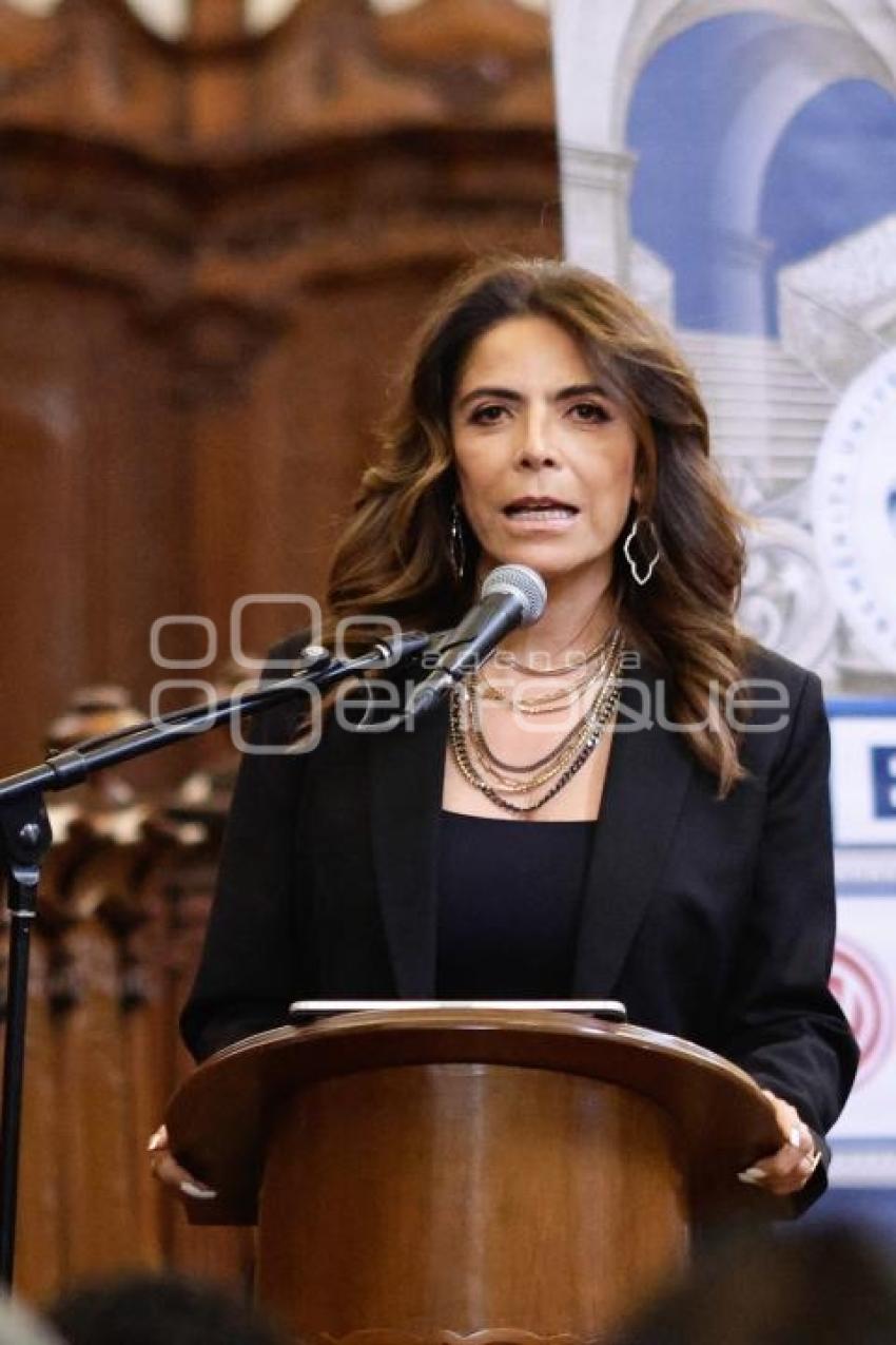 OLIVIA SALOMÓN