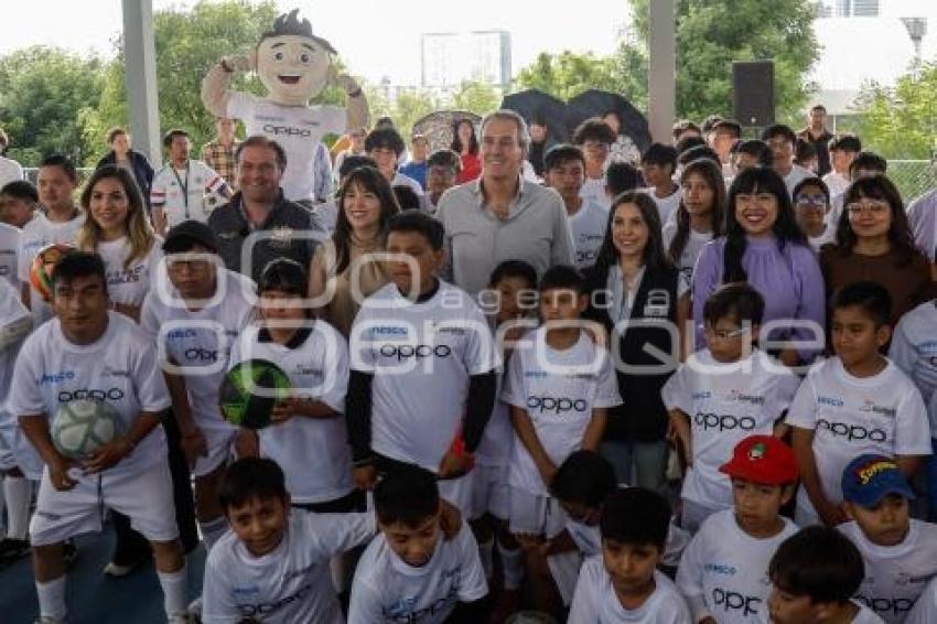 AYUNTAMIENTO . ENTREGA DE UNIFORMES