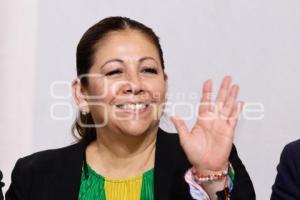 LAURA ARTEMISA GARCÍA