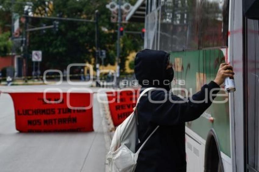 MANIFESTACIÓN . NORMALISTAS