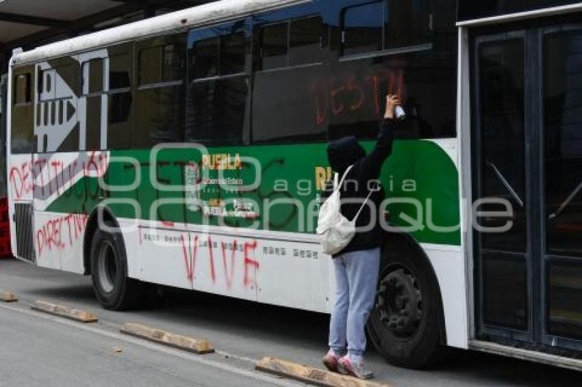 MANIFESTACIÓN . NORMALISTAS