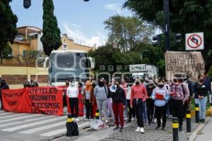 MANIFESTACIÓN . NORMALISTAS