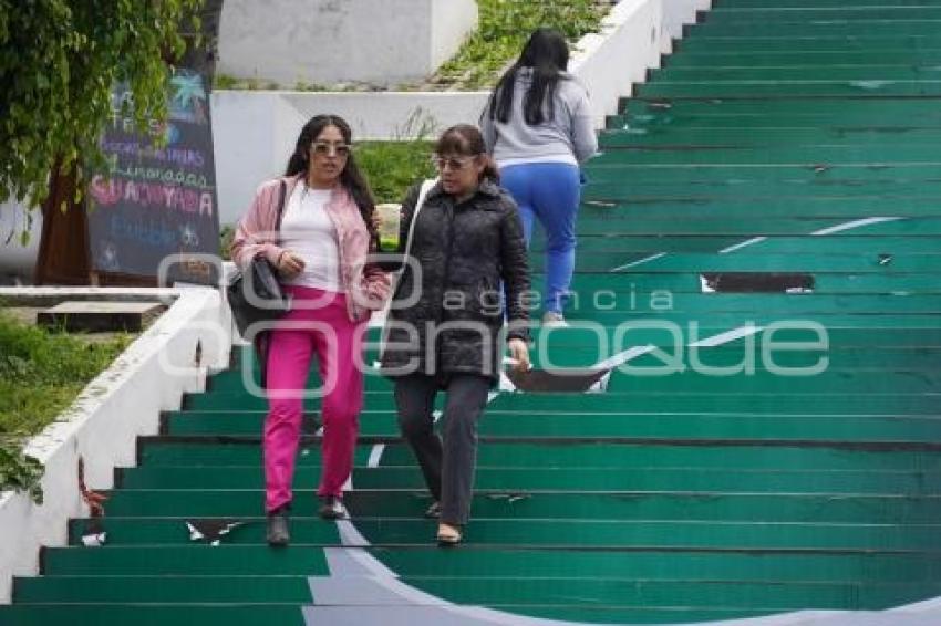 TLAXCALA . ESCALINATAS LOS HÉROES
