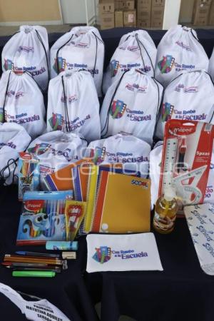 SAN ANDRÉS CHOLULA . ENTREGA KITS ESCOLARES