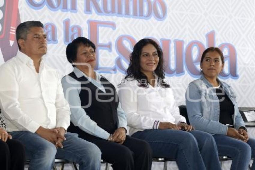SAN ANDRÉS CHOLULA . ENTREGA KITS ESCOLARES