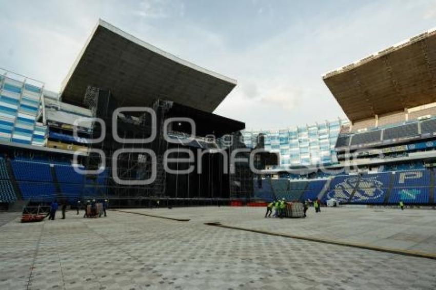 ESTADIO CUAUHTÉMOC . SHAKIRA