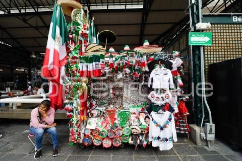 ADORNOS PATRIOS