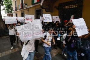 BUAP . MARCHA ESTUDIANTES