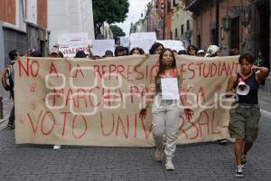 BUAP . MARCHA ESTUDIANTES
