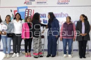 SAN ANDRÉS CHOLULA . ENTREGA ÚTILES ESCOLARES