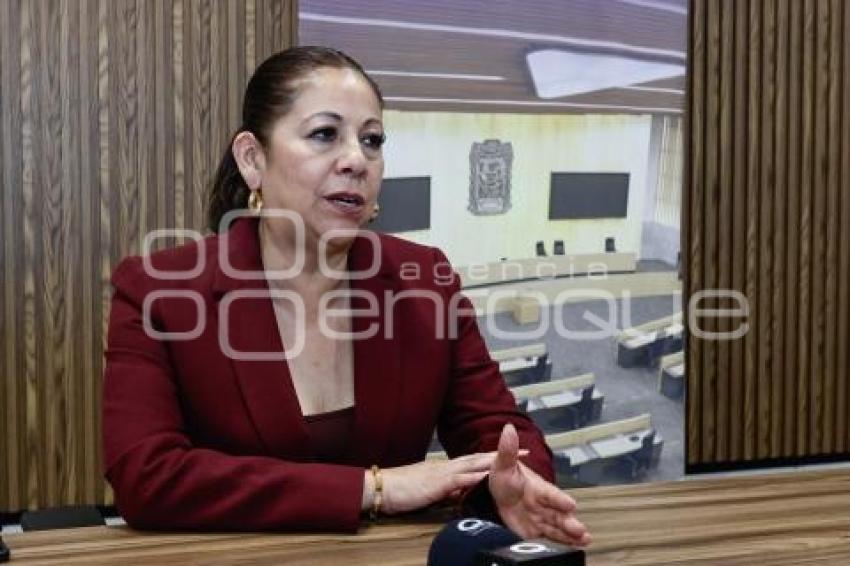 LAURA ARTEMISA GARCÍA