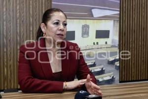 LAURA ARTEMISA GARCÍA