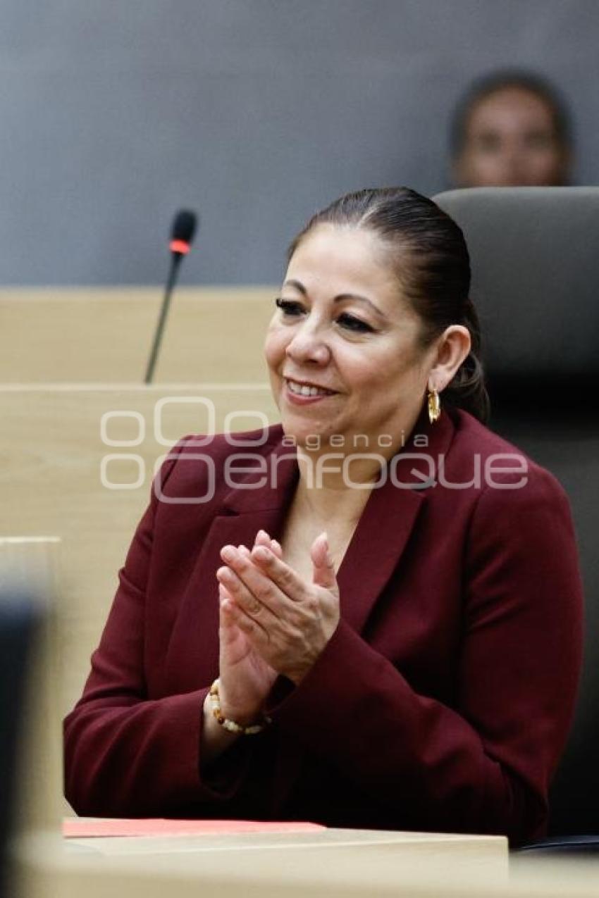LAURA ARTEMISA GARCÍA