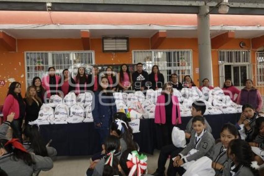 SAN ANDRÉS CHOLULA . ENTREGA ÚTILES ESCOLARES