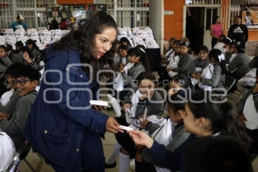 SAN ANDRÉS CHOLULA . ENTREGA ÚTILES ESCOLARES