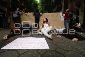 BUAP . MARCHA ESTUDIANTES