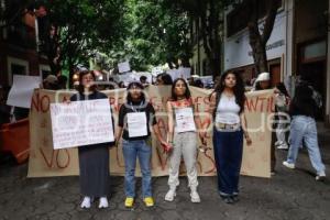 BUAP . MARCHA ESTUDIANTES