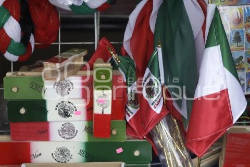 ADORNOS PATRIOS