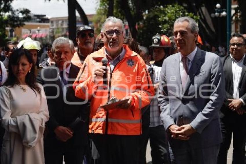 SIMULACRO NACIONAL . ZÓCALO