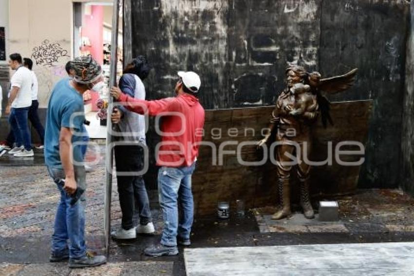 ESCULTURA . 5 DE MAYO