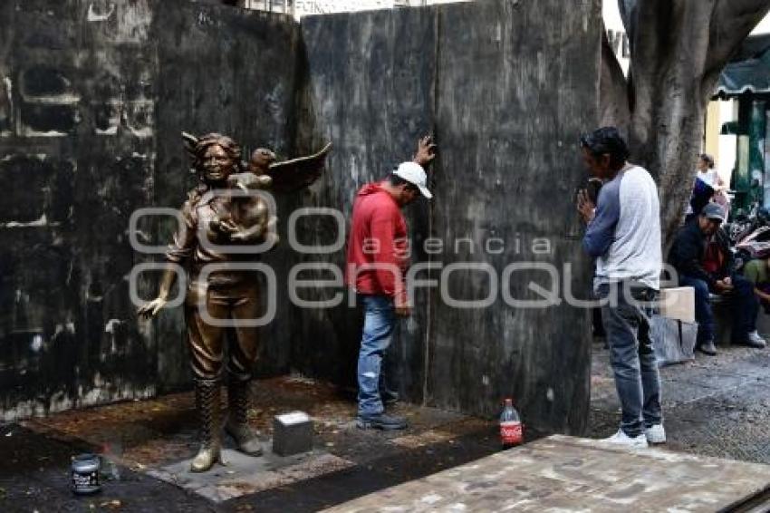 ESCULTURA . 5 DE MAYO