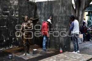 ESCULTURA . 5 DE MAYO