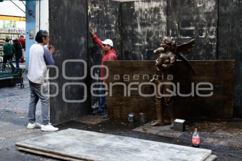 ESCULTURA . 5 DE MAYO