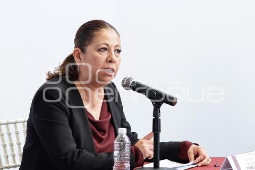 LAURA ARTEMISA GARCÍA