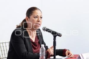 LAURA ARTEMISA GARCÍA