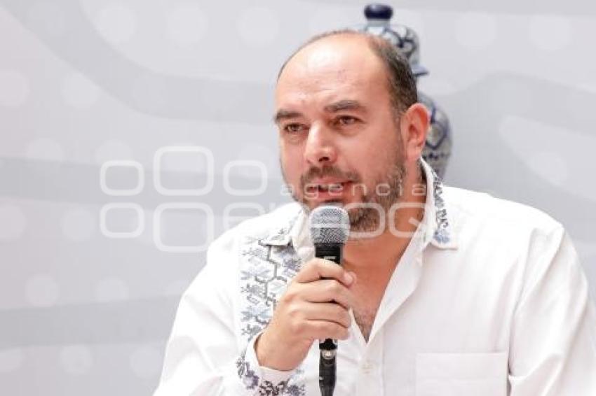 TETELES . SAÚL MÁRQUEZ