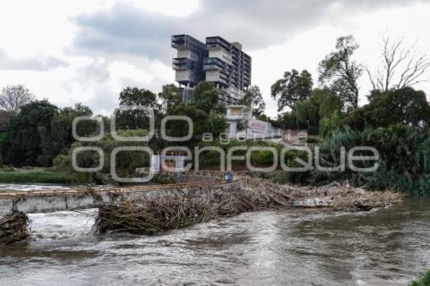 RÍO ATOYAC . PASO DE LOS GALLOS