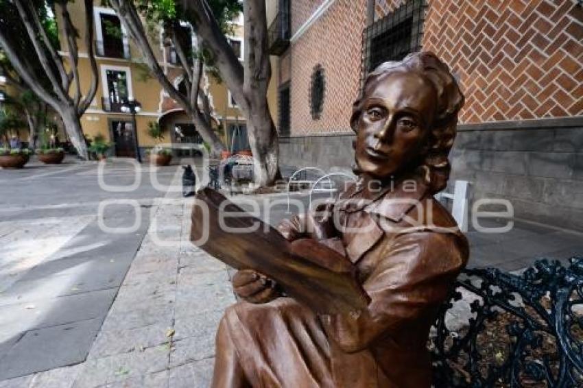 ESCULTURA . ELENA GARRO
