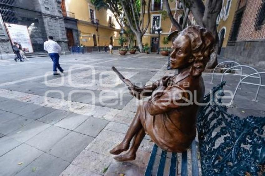 ESCULTURA . ELENA GARRO